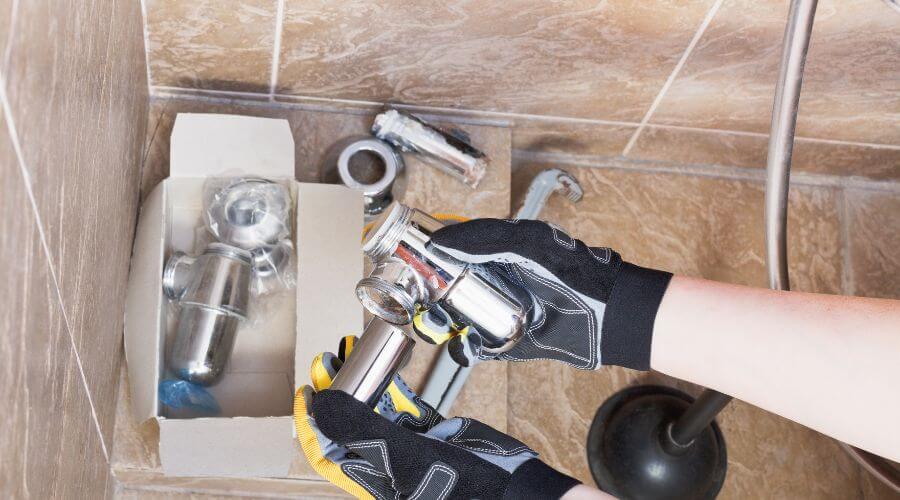 Professional gutter cleaning in Coalinga, CA